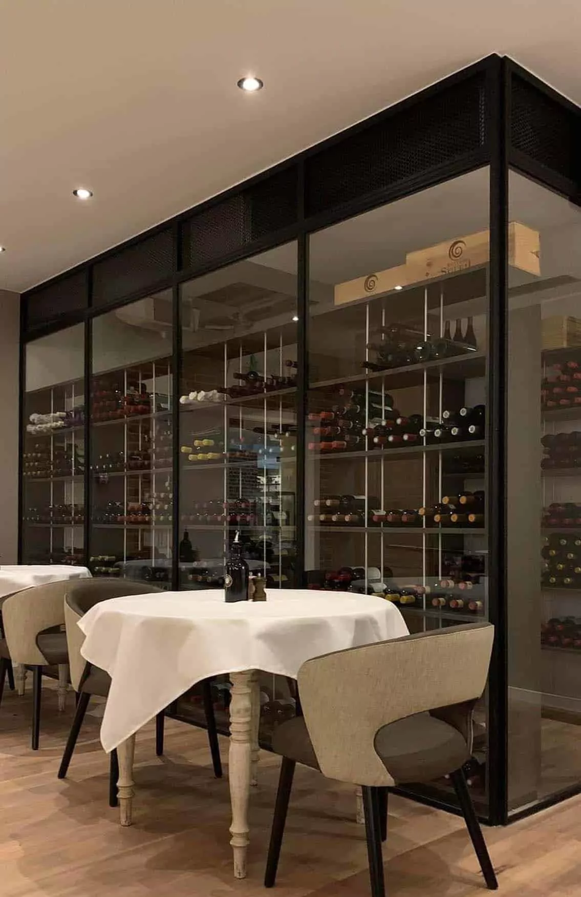 steel-interior-loft-festelement-wein