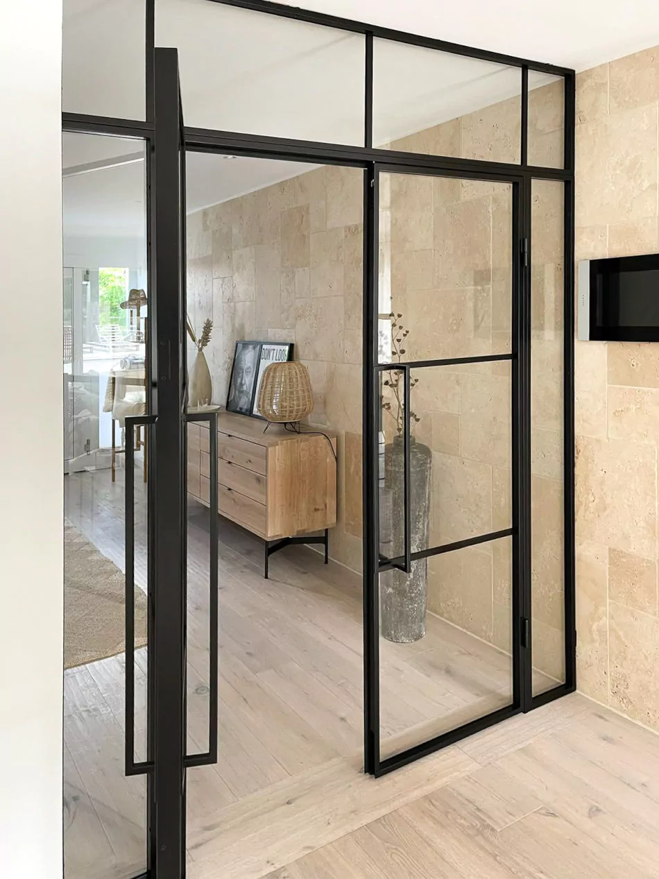 steel-interior-projekt-dortmund-wohnzimmer-doppeltür-drehtür-windfang-3