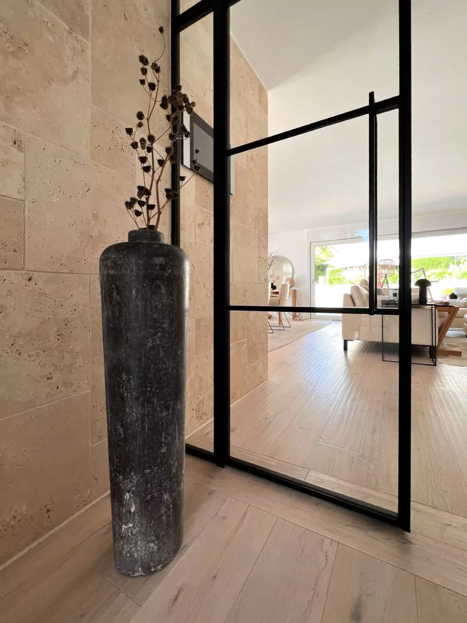 steel-interior-projekt-dortmund-wohnzimmer-doppeltür-drehtür-windfang-6